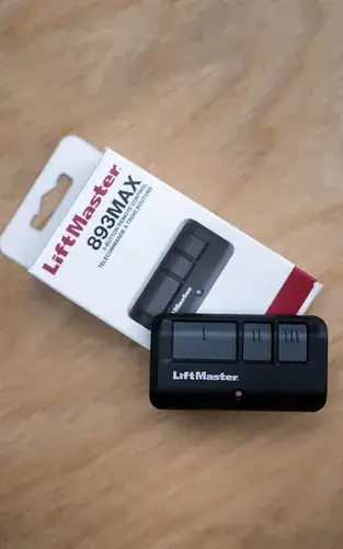 Control Remoto Universal LiftMaster 893MAX de 3 Botones