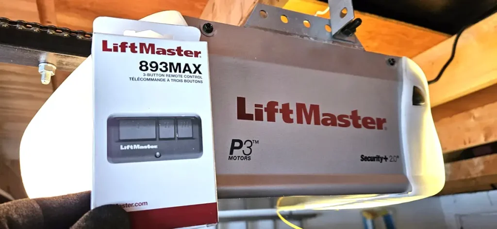 Control Remoto Universal LiftMaster 893MAX de 3 Botones