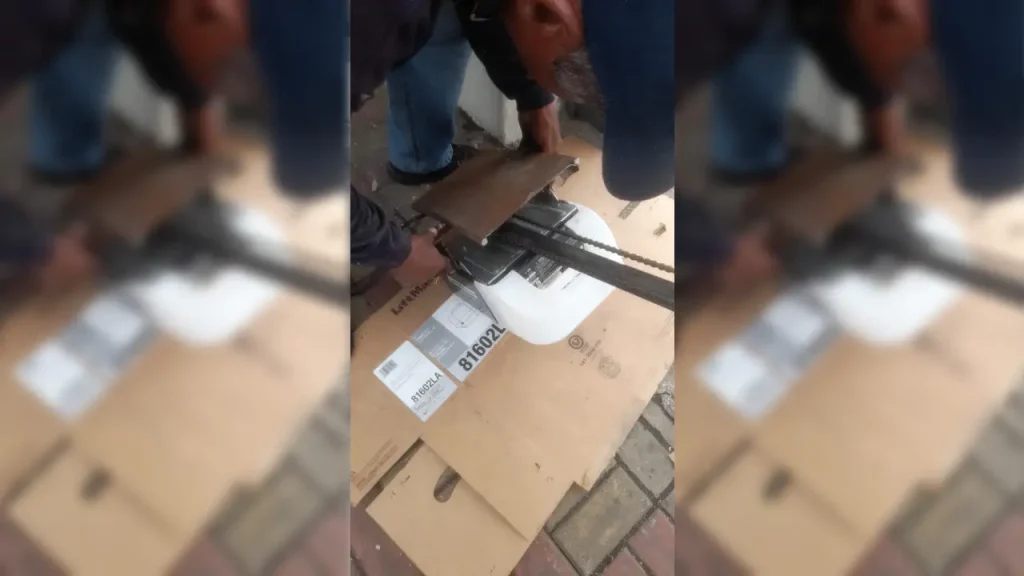 Instalación de motor LiftMaster 81602 y mantenimiento de puerta en SW The Security World