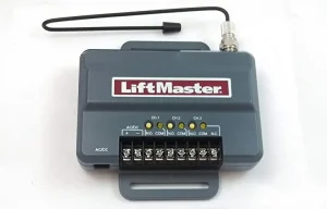 Receptor 850LM de LiftMaster – Security+ 2.0 con 3 canales y control de hasta 90 dispositivos