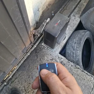 Instalación de Motor Corredizo Impervious V800 de 800kg en puerta Corrediza en Quito, Ecuador el Lunes 14 de Septiembre del 2026